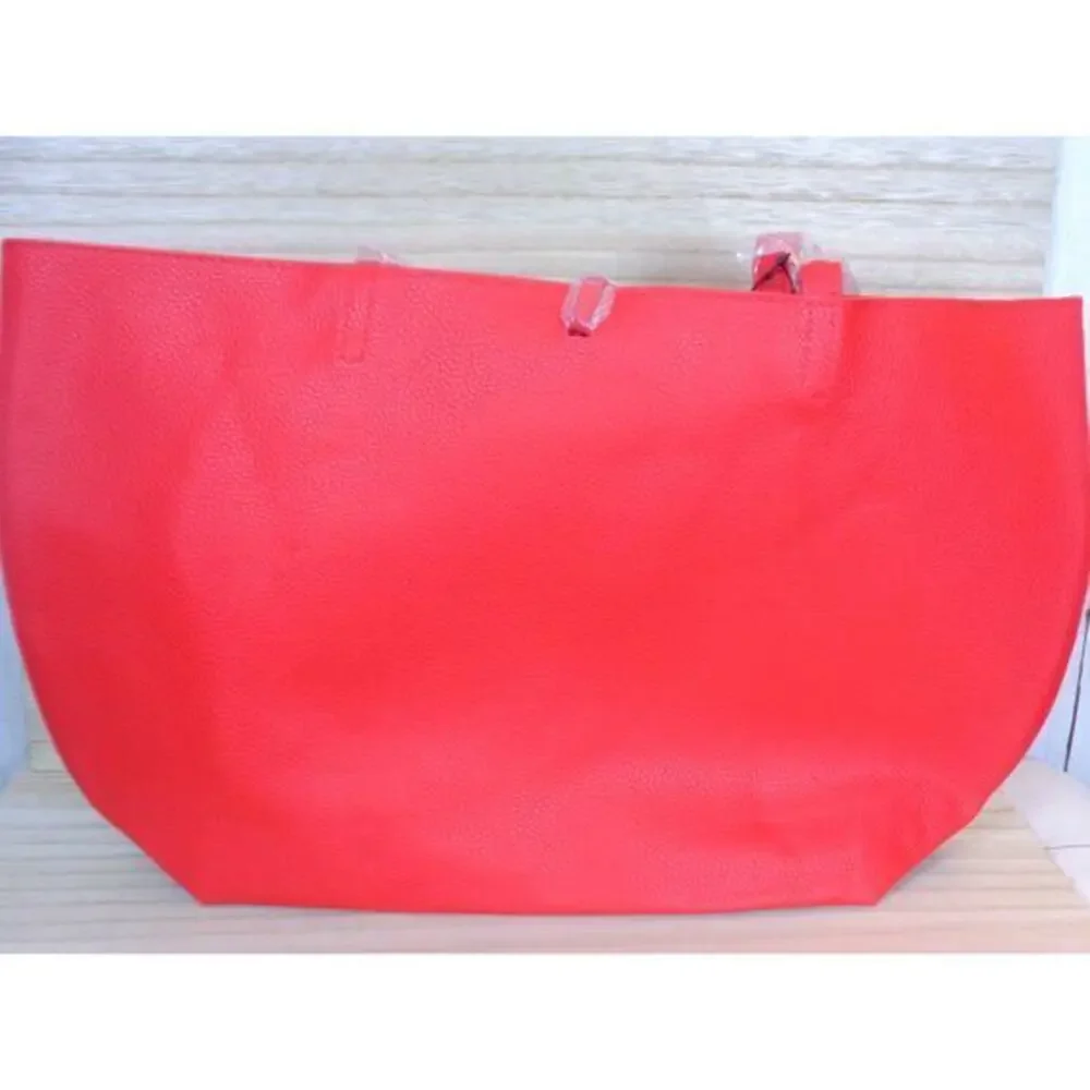 Badgley Mischka Large Tote‎ Shoulder Bag Chain Accents Red Pebbled Vegan Leather